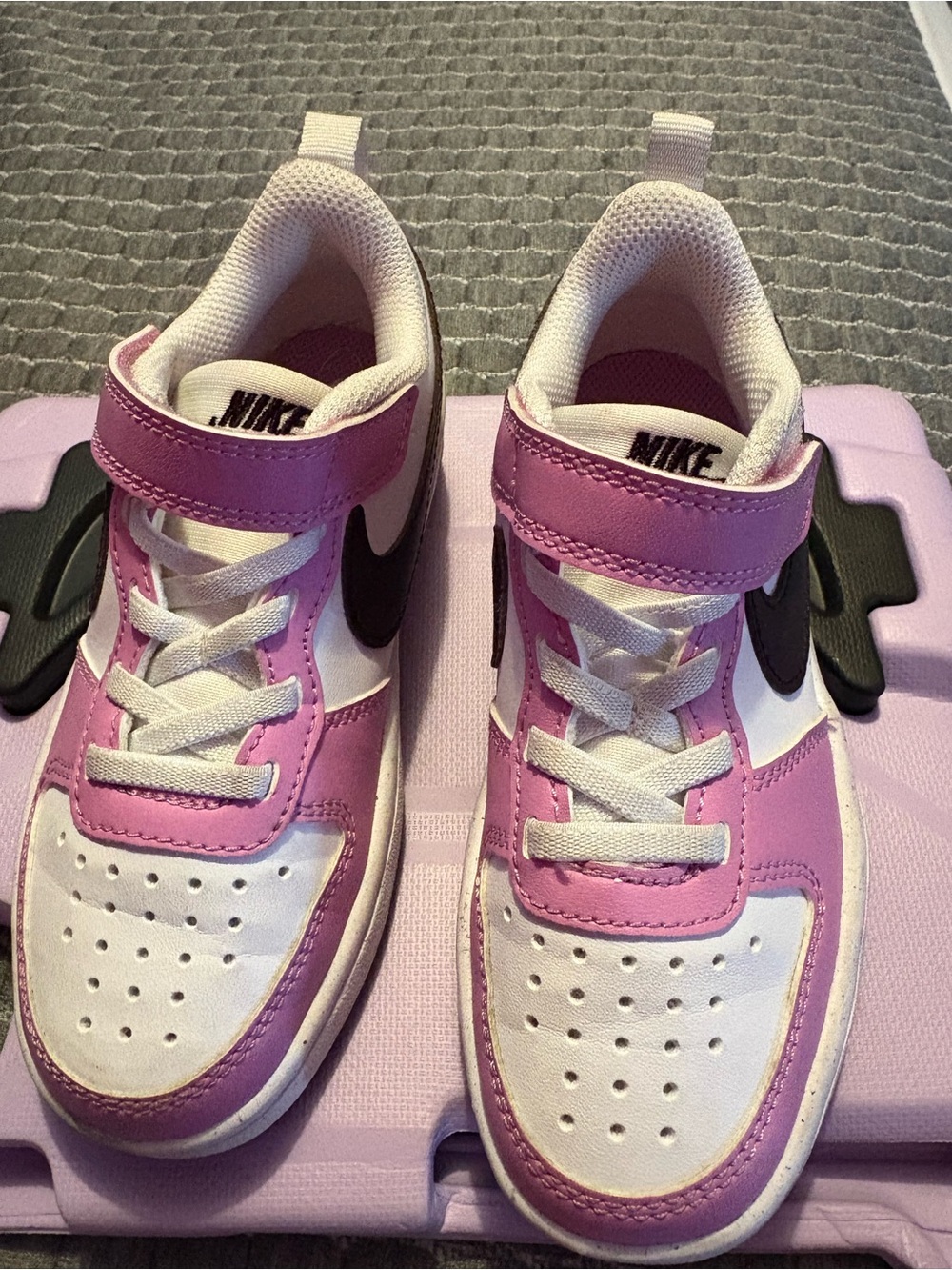 Nike Kids White and Pink Hook-and-Loop Low-Top Sneakers with Black Swoosh